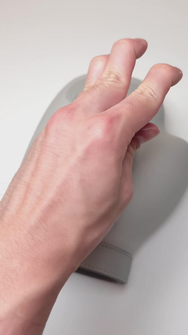 See how the NACRE FORM™ heated hand massager combines adjustable warmth and gentle air compression to deliver a relaxing massage experience for tired fingers, stiff hands and everyday hand tension, making it a convenient addition to your self-care routine at home.